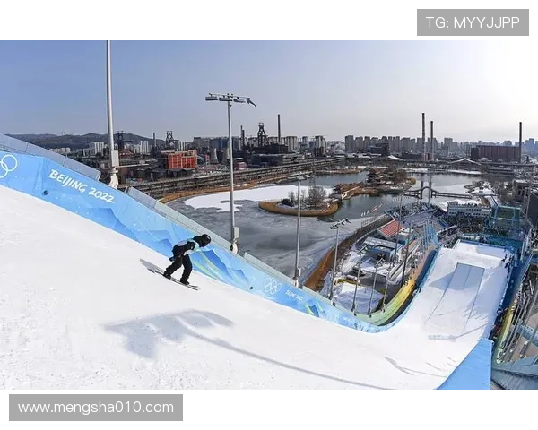 勇敢少女逐梦冬奥大跳台决赛场